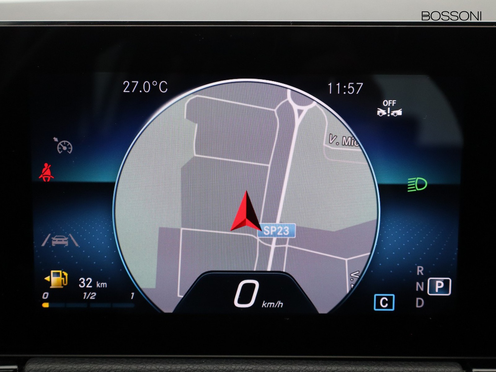 15 - Mercedes GLA 200 business extra 7g-dct
