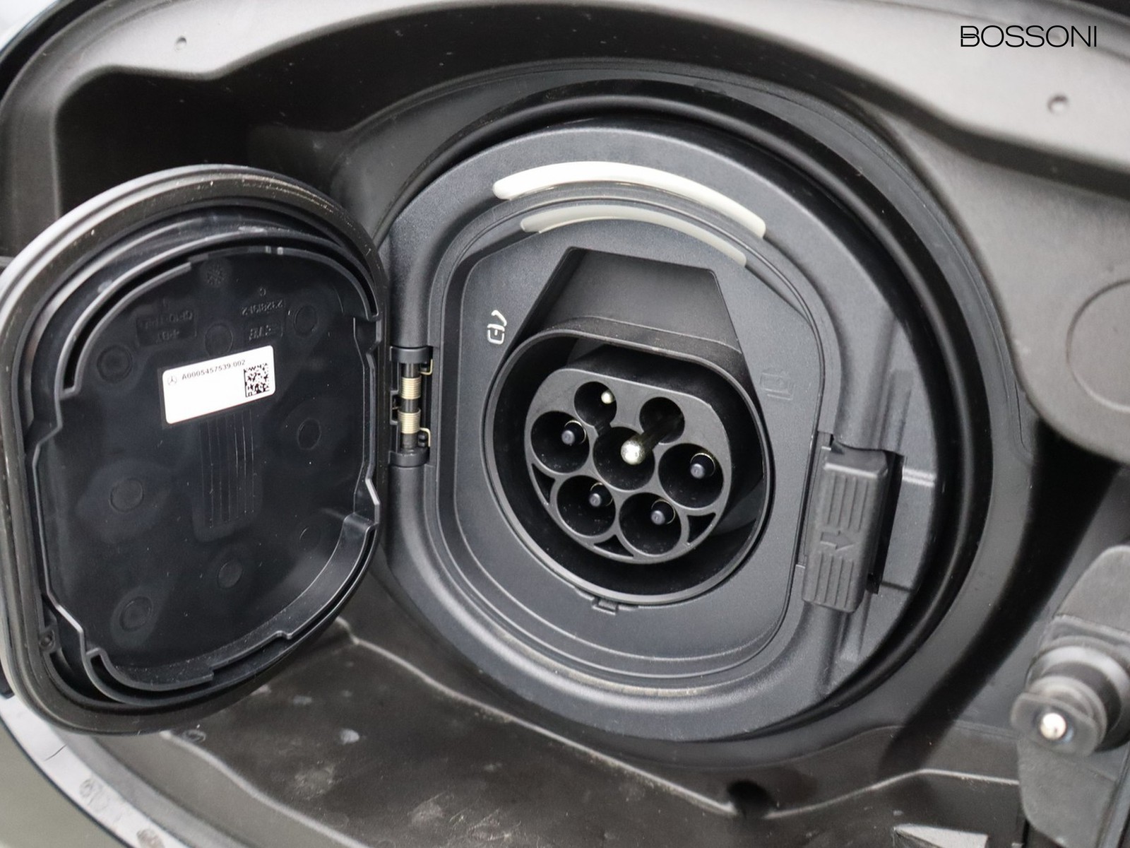17 - Mercedes GLC suv 300 de plug-in hybrid amg line advanced 4matic 9g-tronic