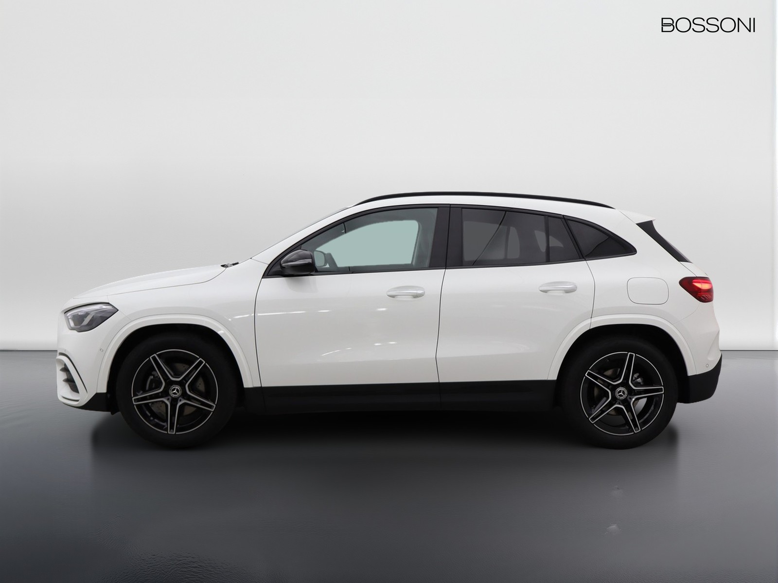 3 - Mercedes GLA 200 d amg line extra 8g-dct