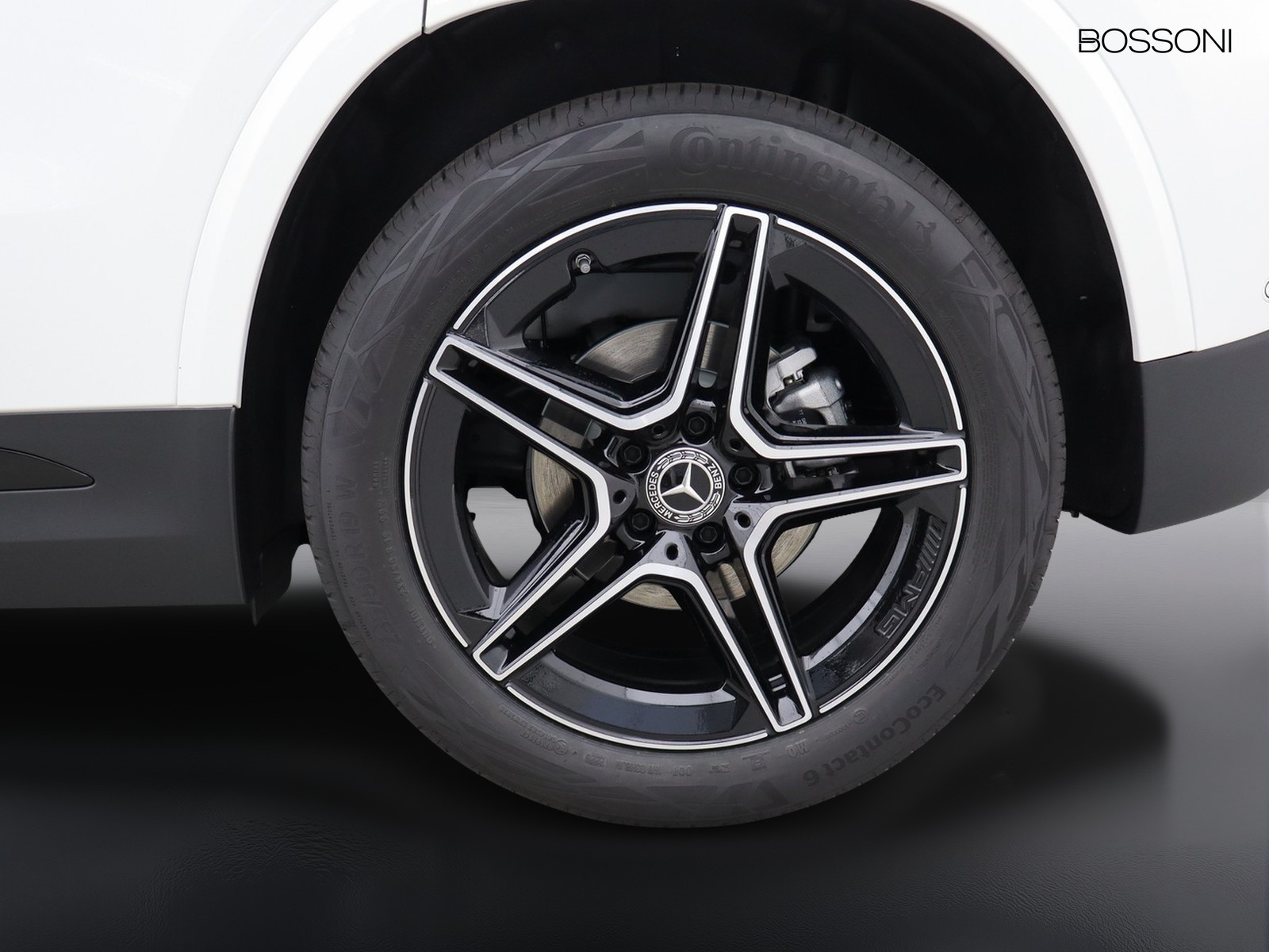 4 - Mercedes GLA 200 d amg line extra 8g-dct