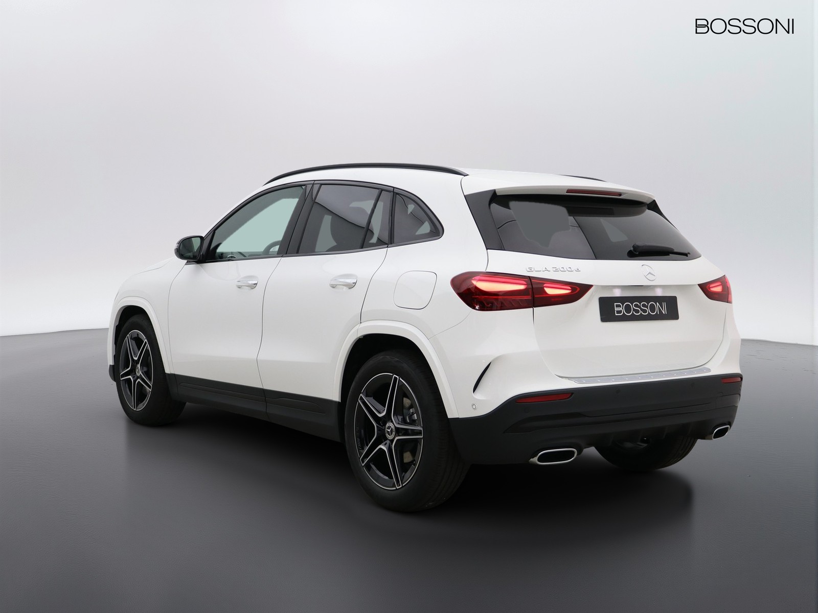 5 - Mercedes GLA 200 d amg line extra 8g-dct