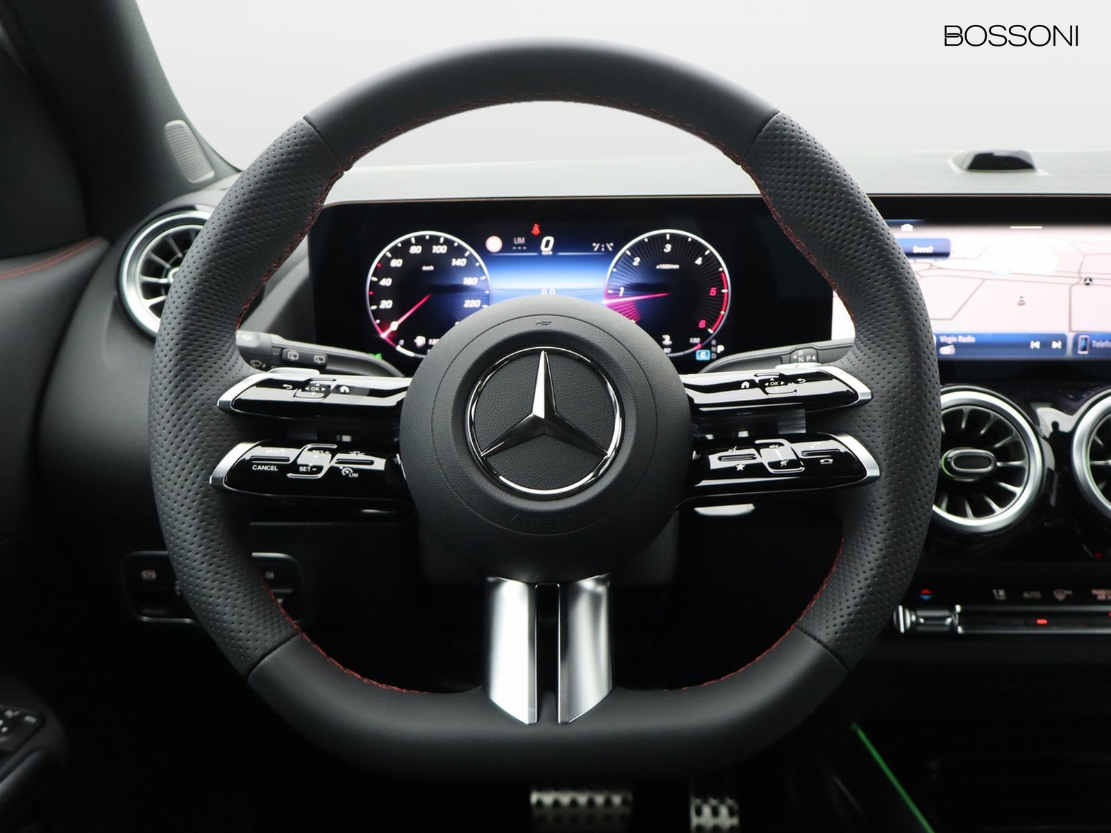 17 - Mercedes GLA 200 d amg line extra 8g-dct