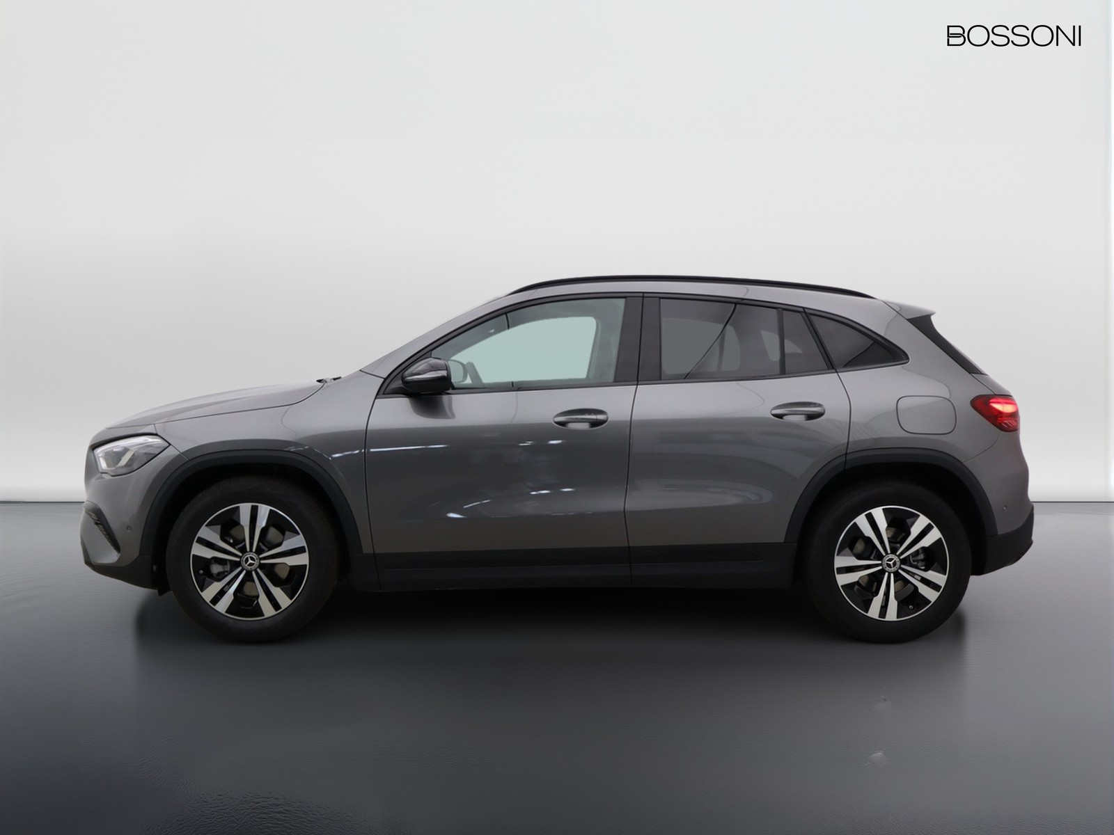 3 - Mercedes GLA 200 d progressive extra 8g-dct