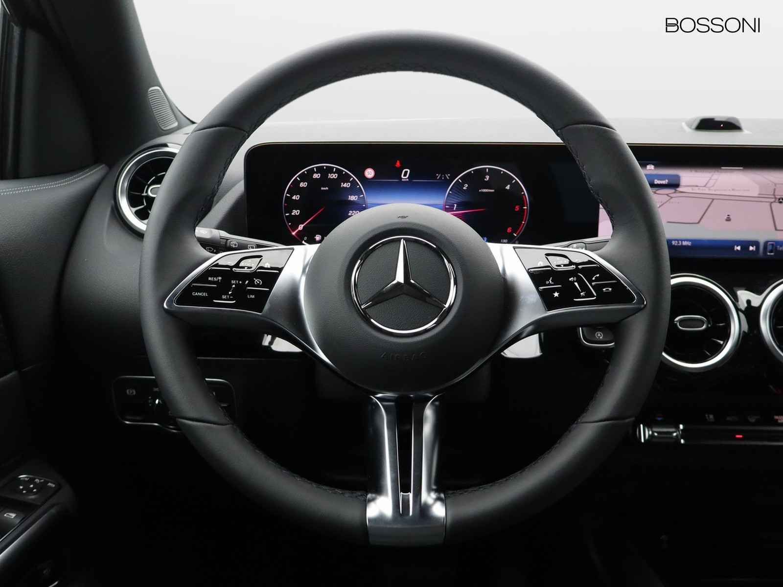 17 - Mercedes GLA 200 d progressive extra 8g-dct