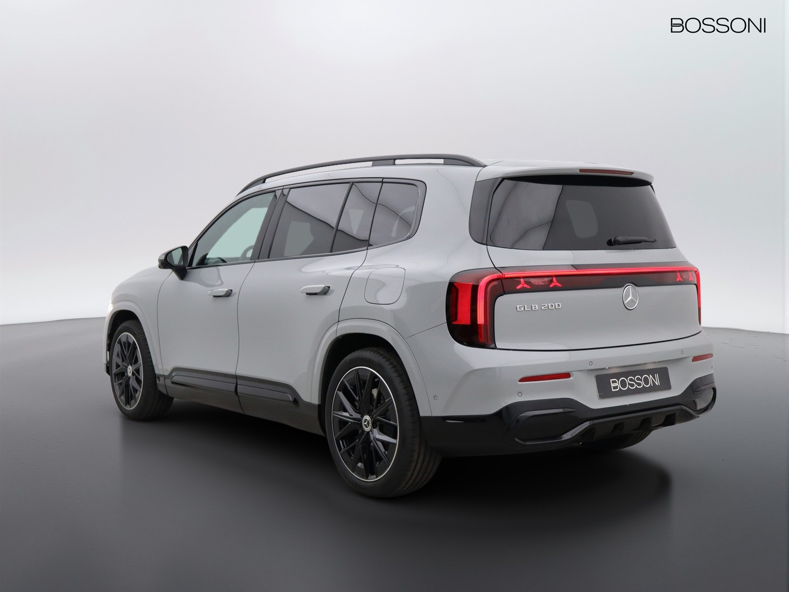 5 - Mercedes GLB 200 advanced plus 8g-edct