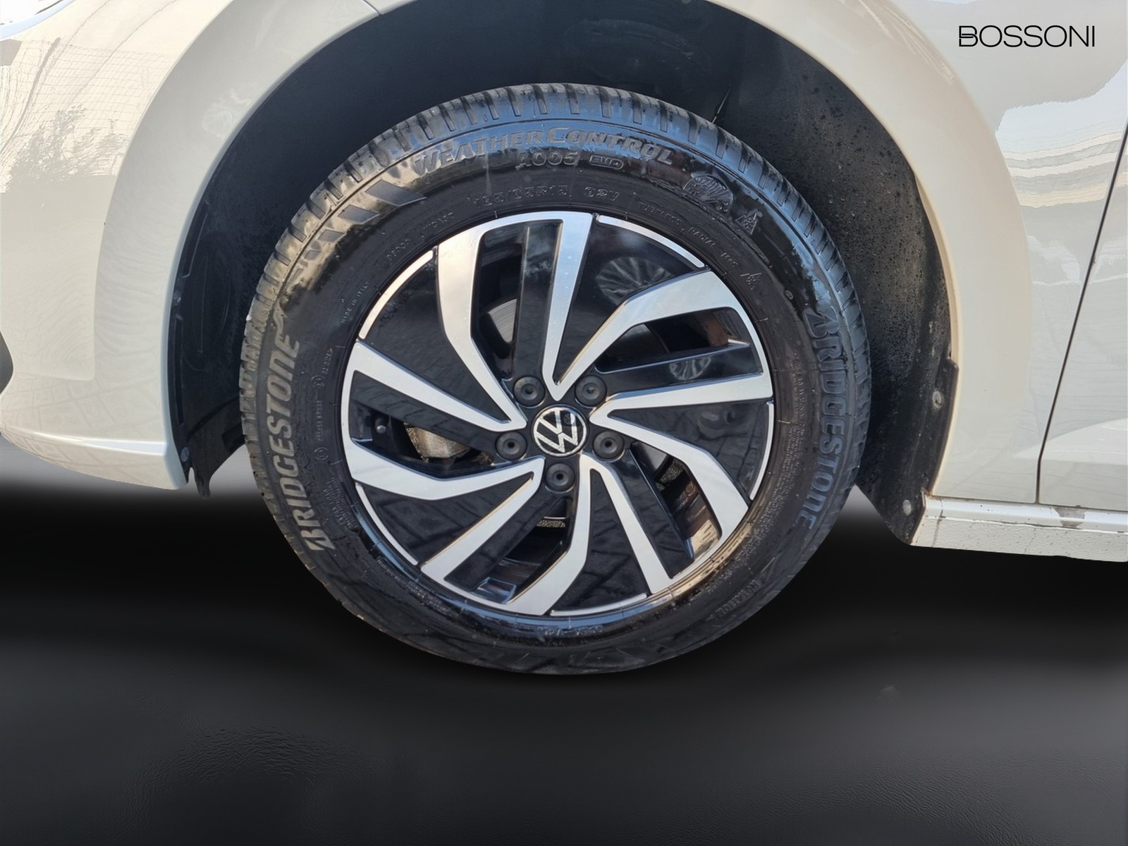 5 - Volkswagen Polo 1.0 tsi 95cv life