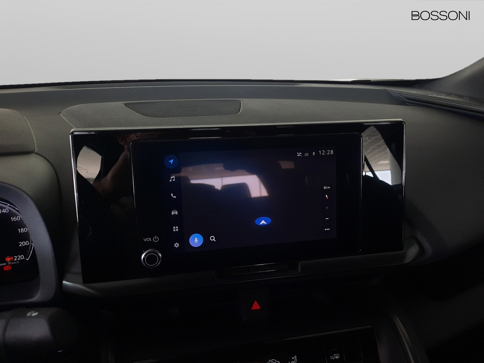 11 - Toyota C-HR 1.8 hybrid 140 active fwd e-cvt