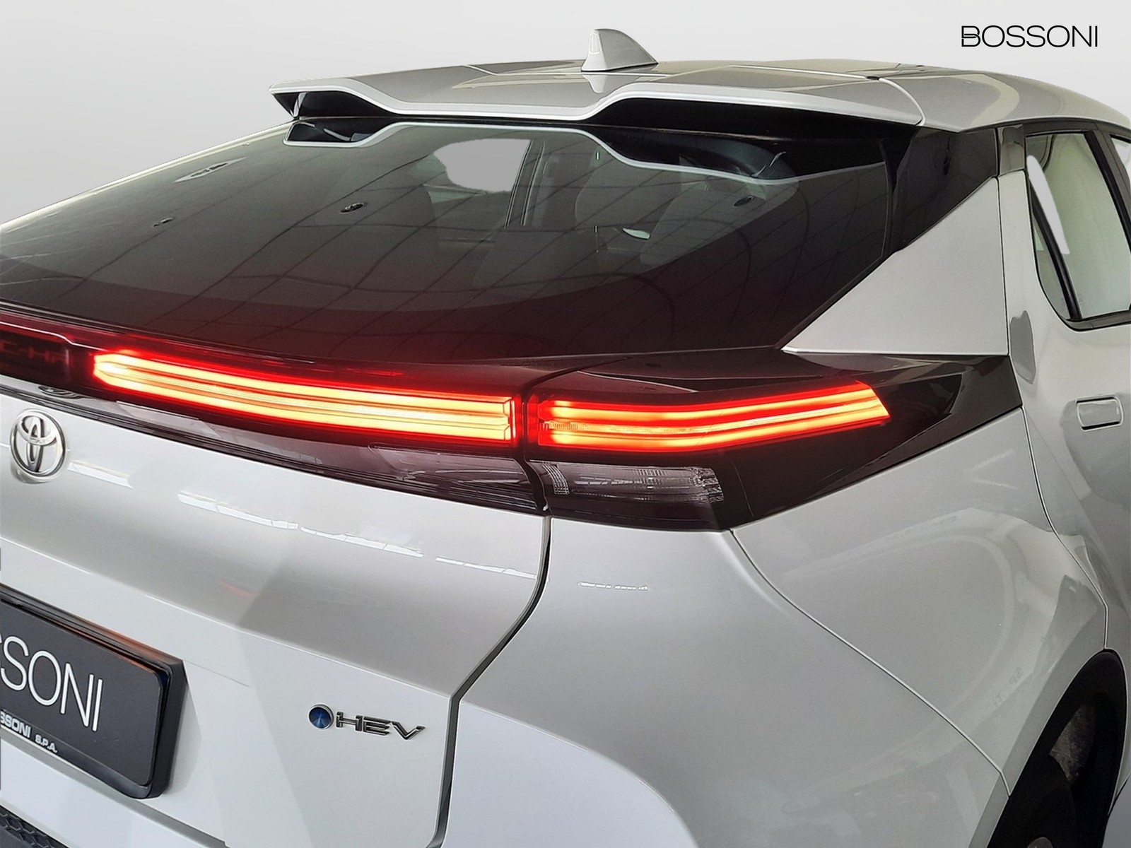 23 - Toyota C-HR 1.8 hybrid 140 active fwd e-cvt