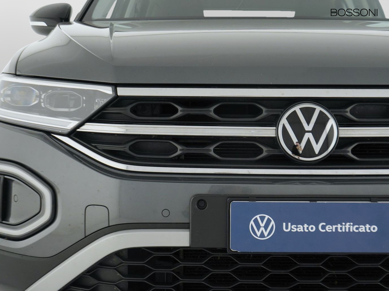 14 - Volkswagen T-Roc 1.0 tsi 110cv style