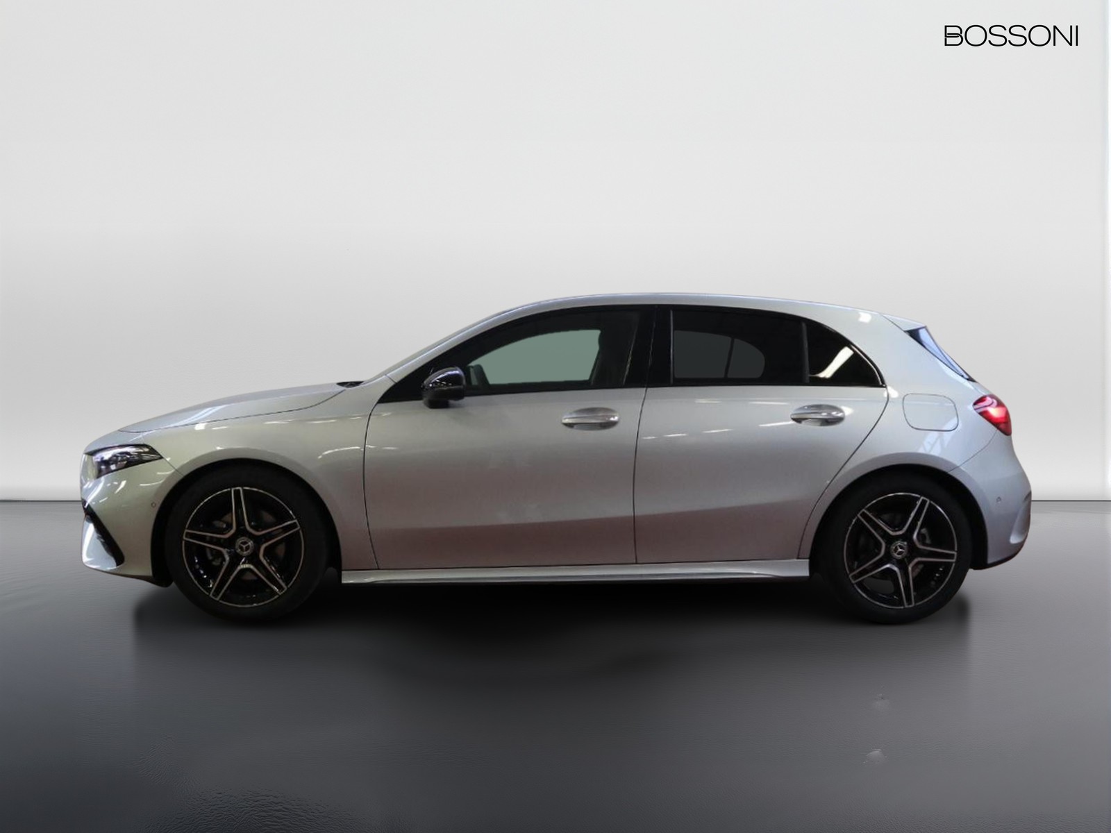 2 - Mercedes Classe A 200 amg line premium 7g-dct