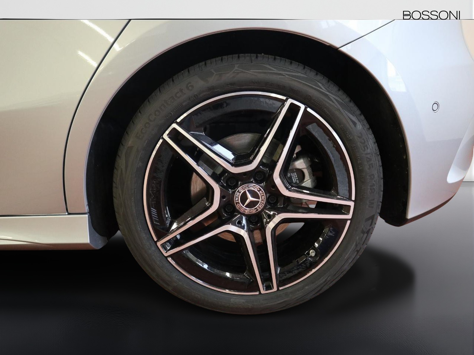 3 - Mercedes Classe A 200 amg line premium 7g-dct