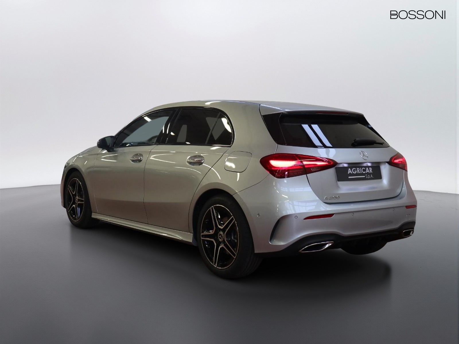 4 - Mercedes Classe A 200 amg line premium 7g-dct