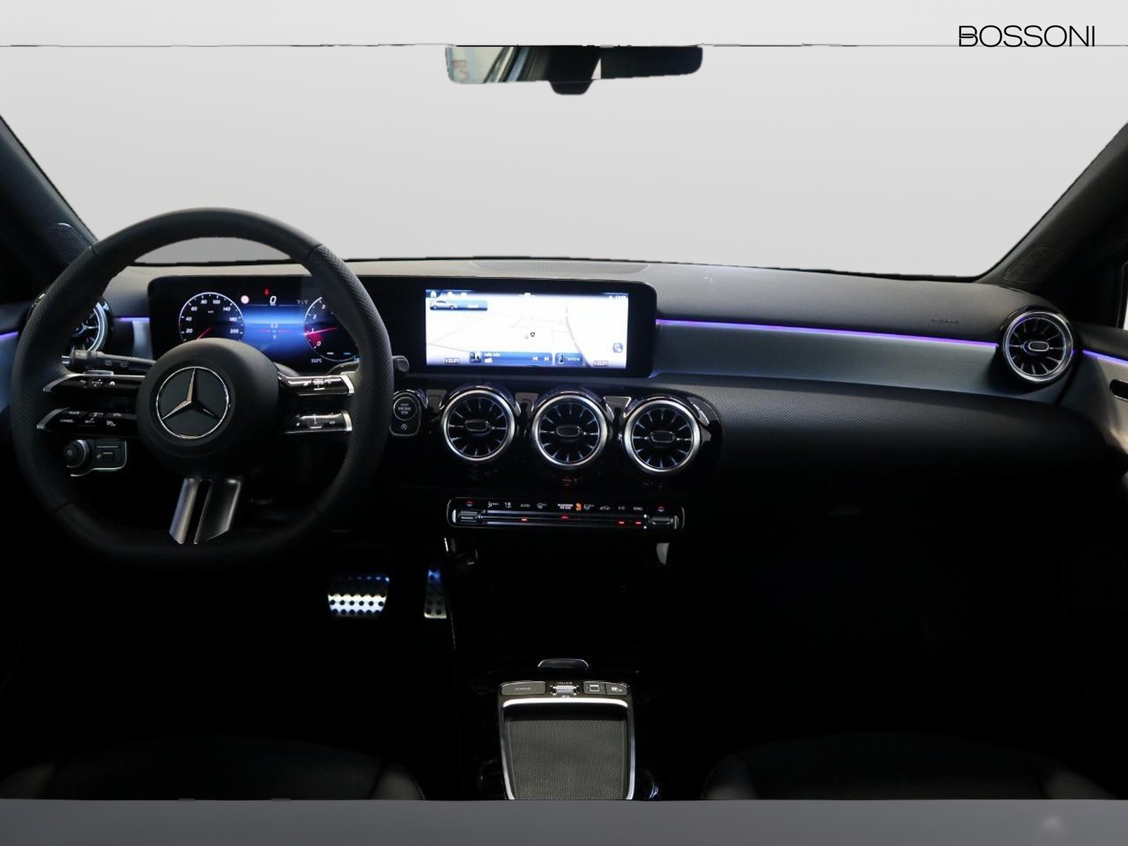10 - Mercedes Classe A 200 amg line premium 7g-dct