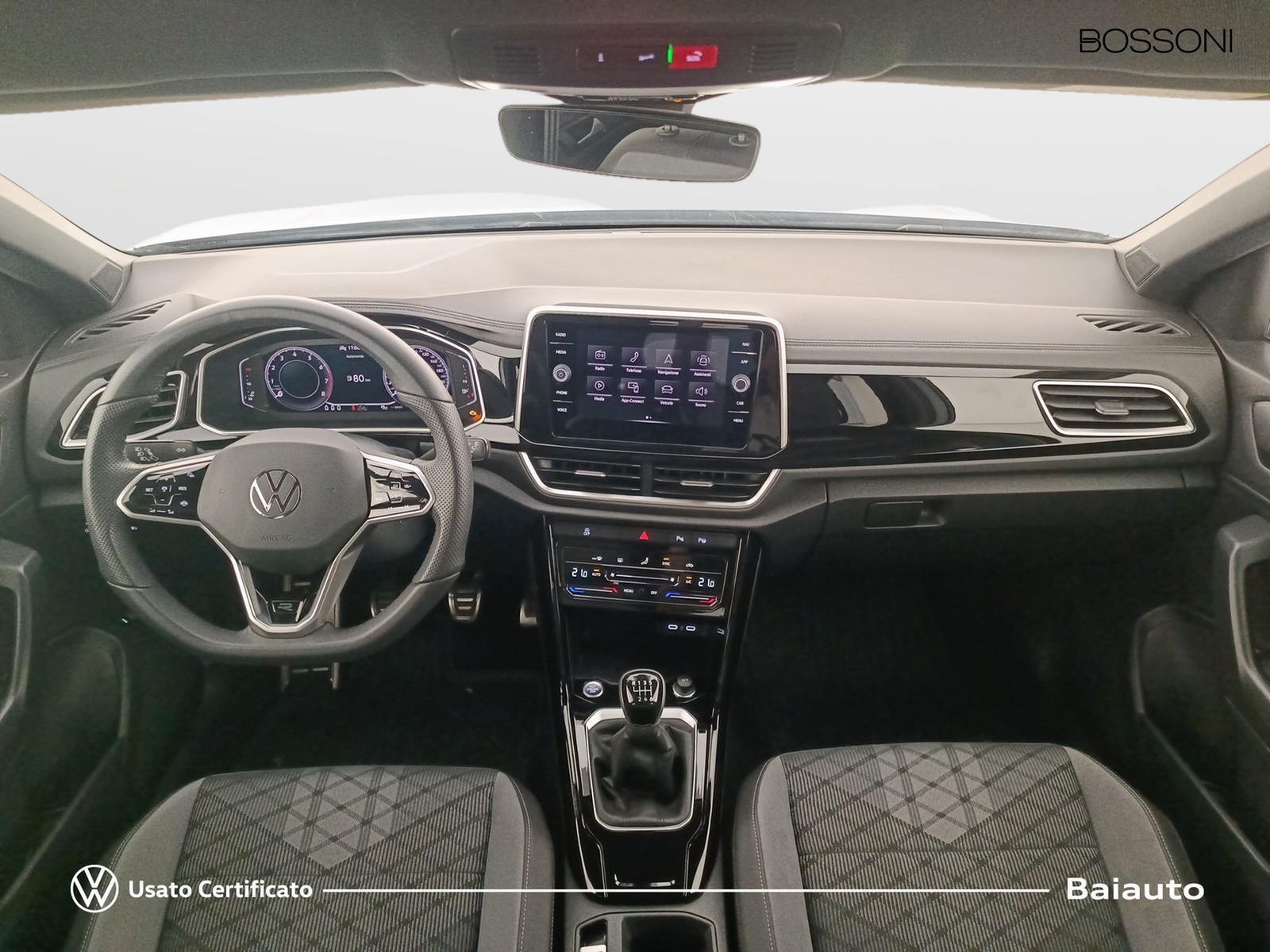 6 - Volkswagen T-Roc 1.0 tsi 110cv r line