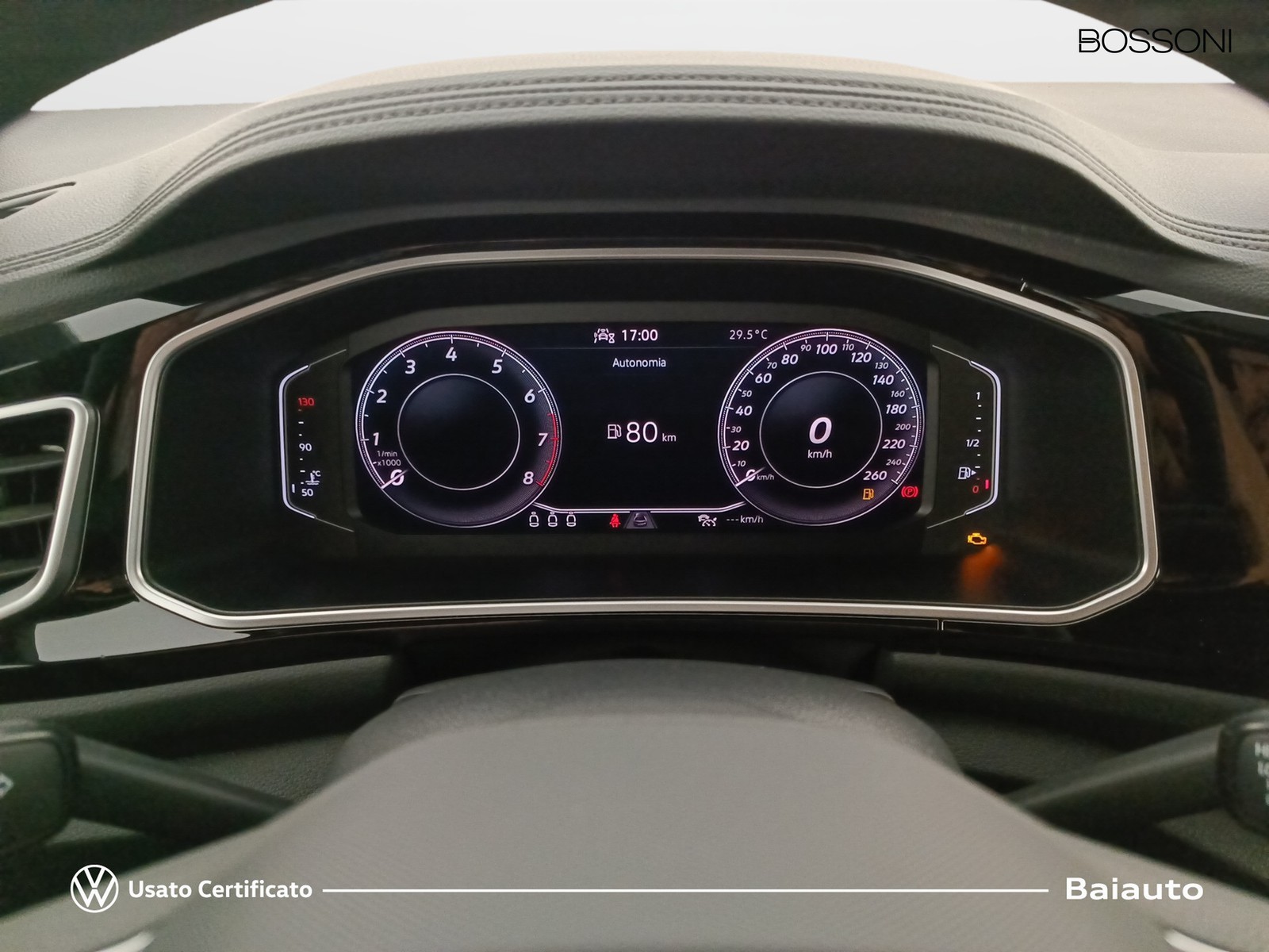 9 - Volkswagen T-Roc 1.0 tsi 110cv r line