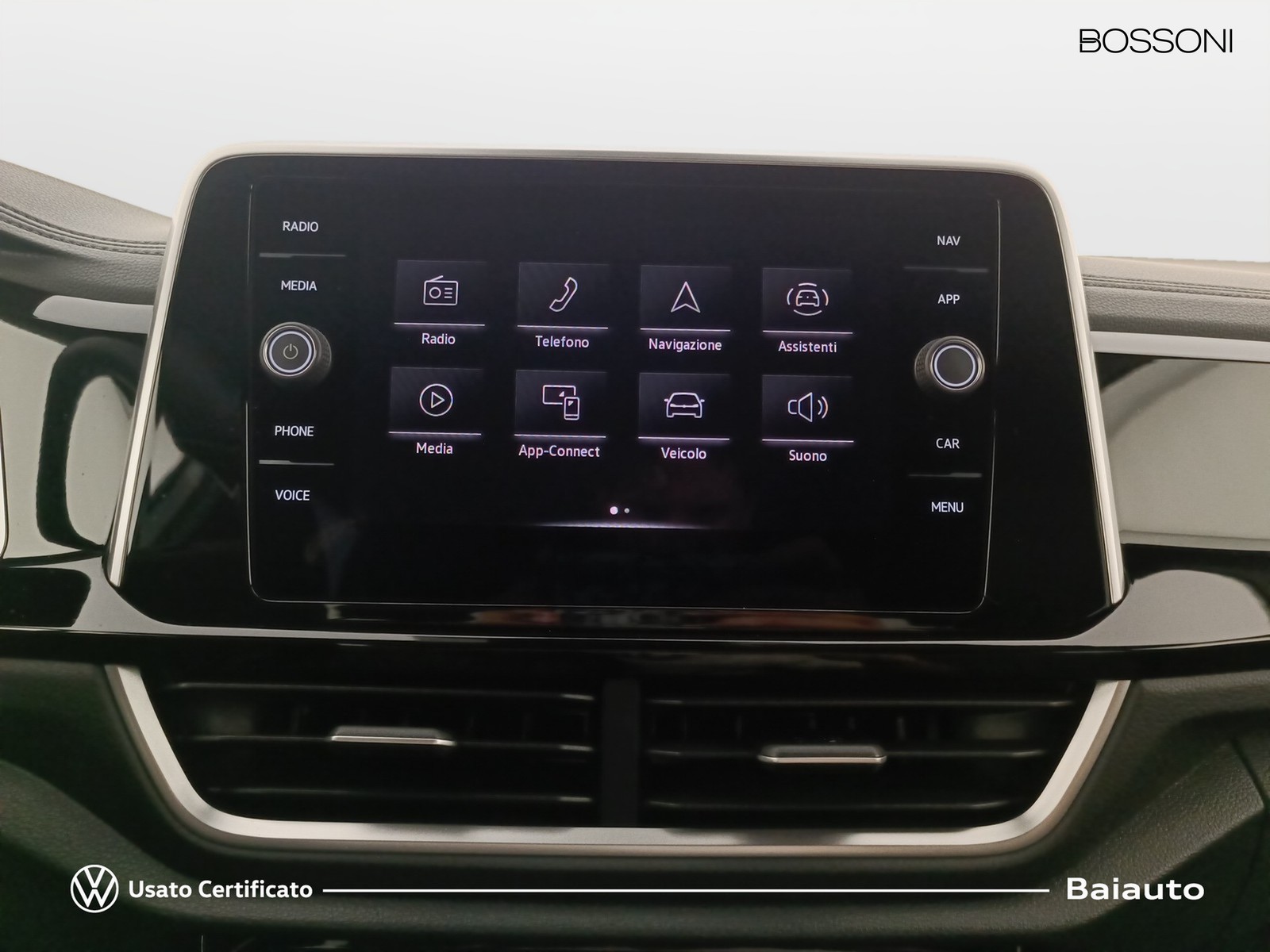 10 - Volkswagen T-Roc 1.0 tsi 110cv r line