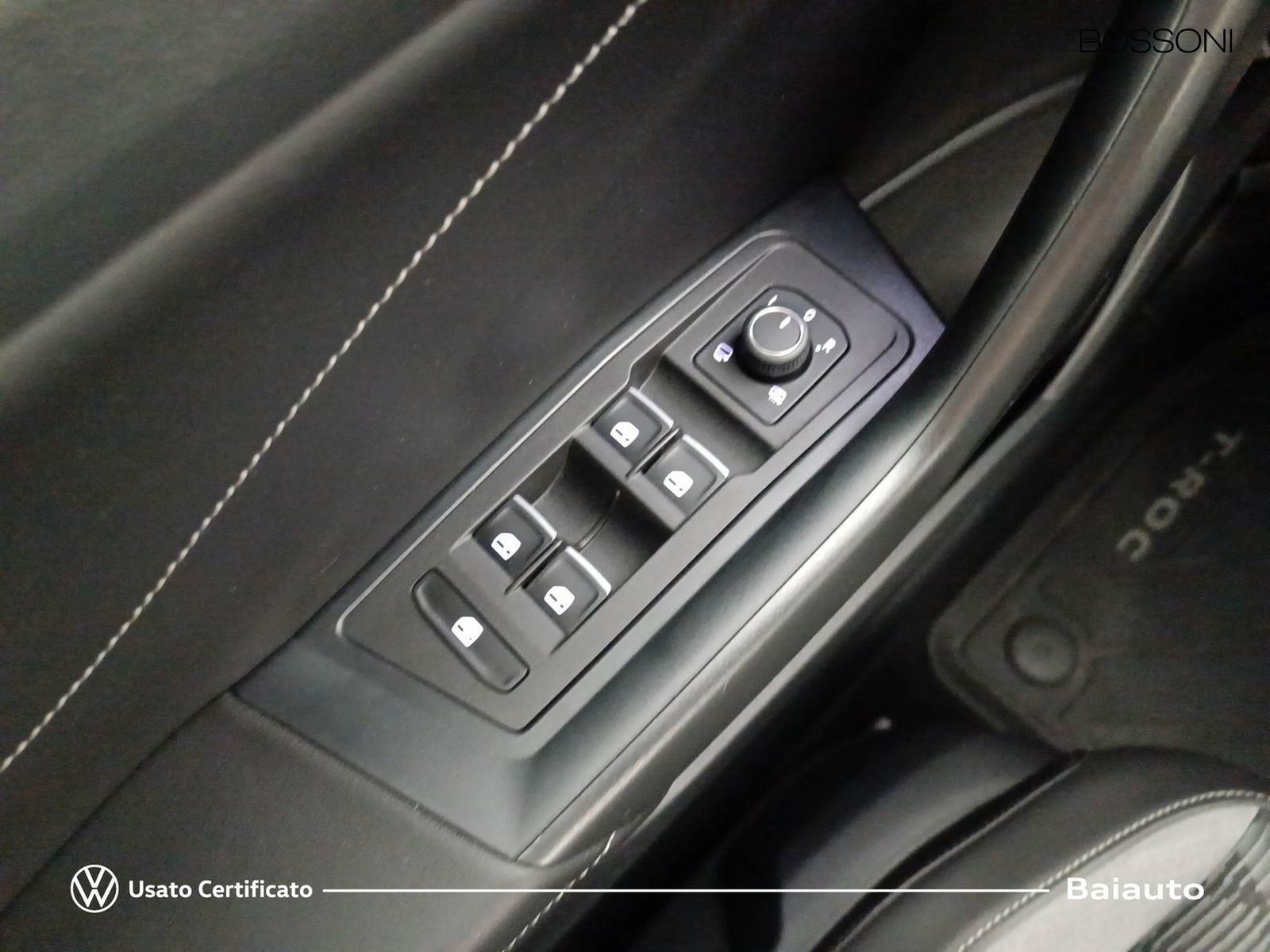 18 - Volkswagen T-Roc 1.0 tsi 110cv r line