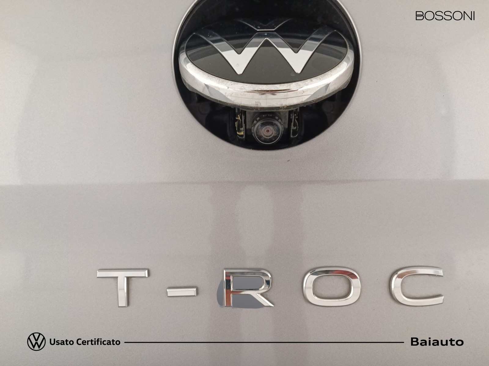 27 - Volkswagen T-Roc 1.0 tsi 110cv r line