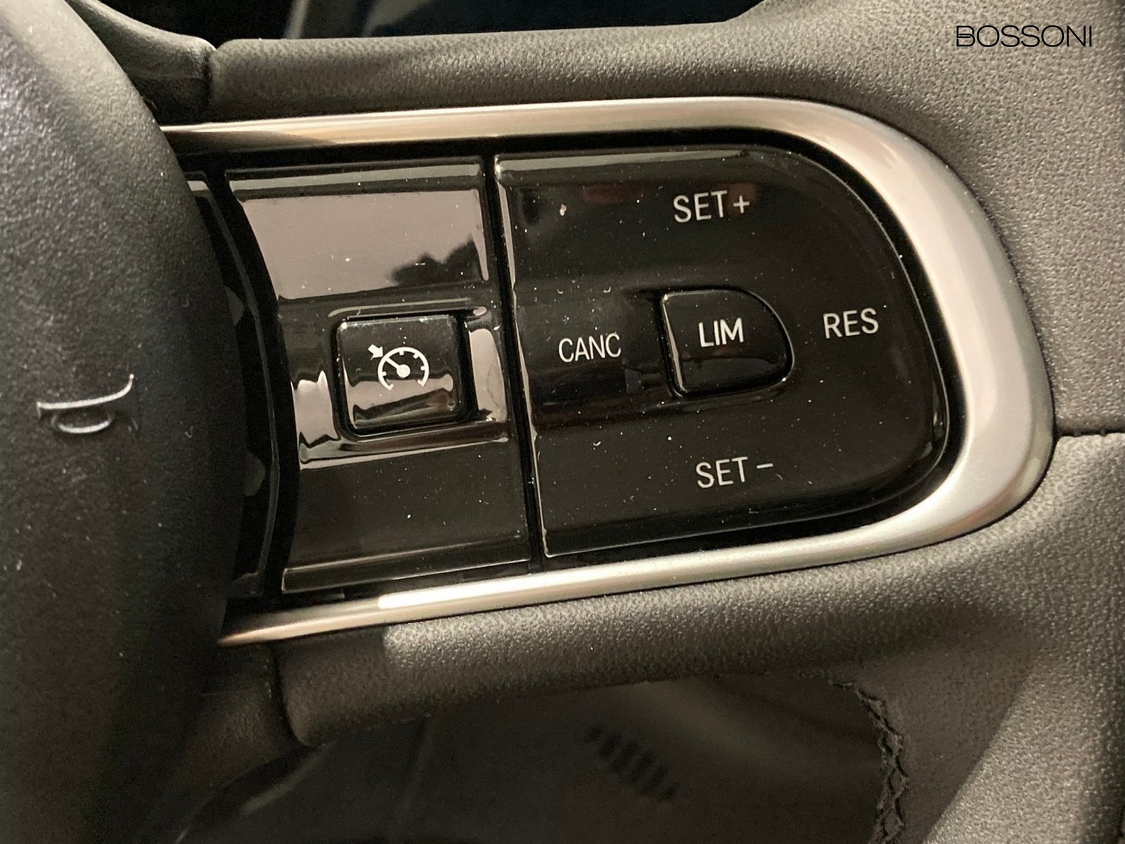 11 - Fiat 500 1.0 hybrid icon