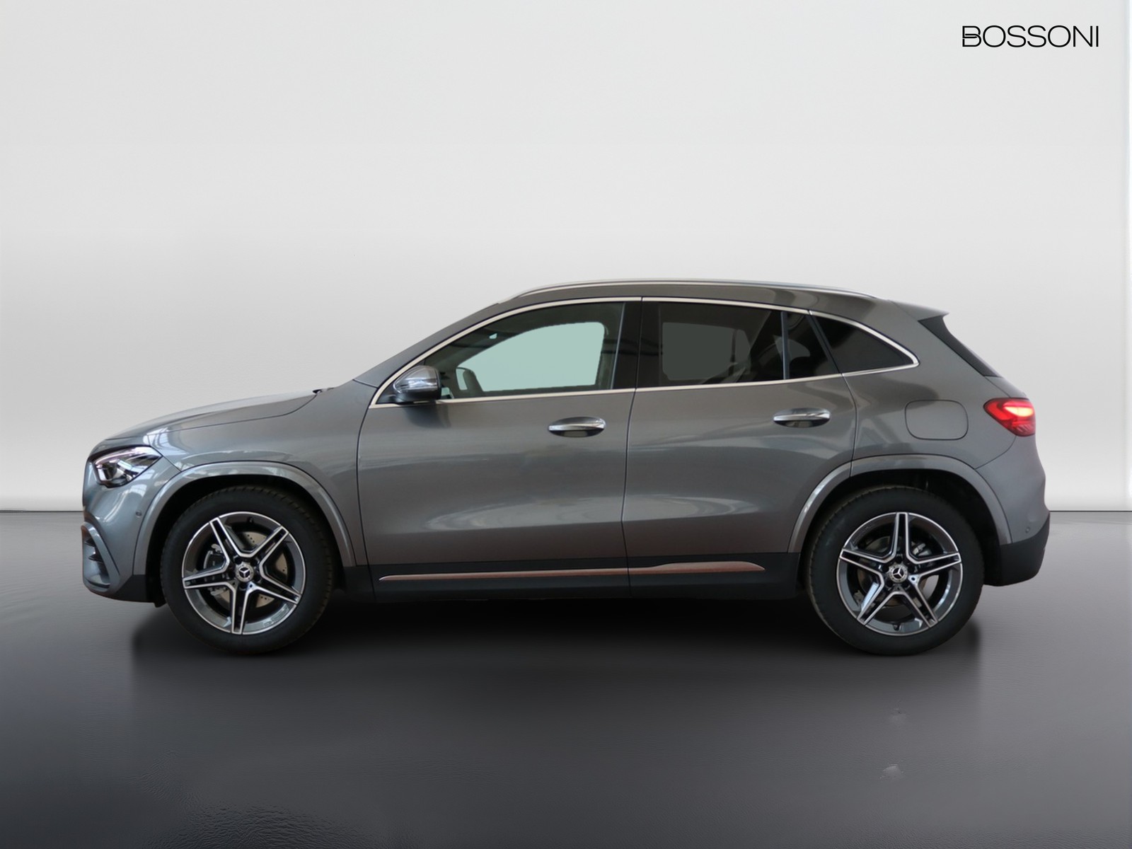 3 - Mercedes GLA 200 d amg line extra 8g-dct