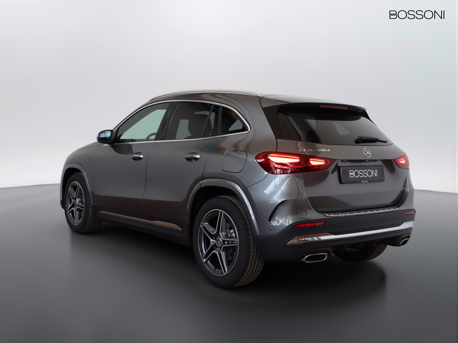 5 - Mercedes GLA 200 d amg line extra 8g-dct