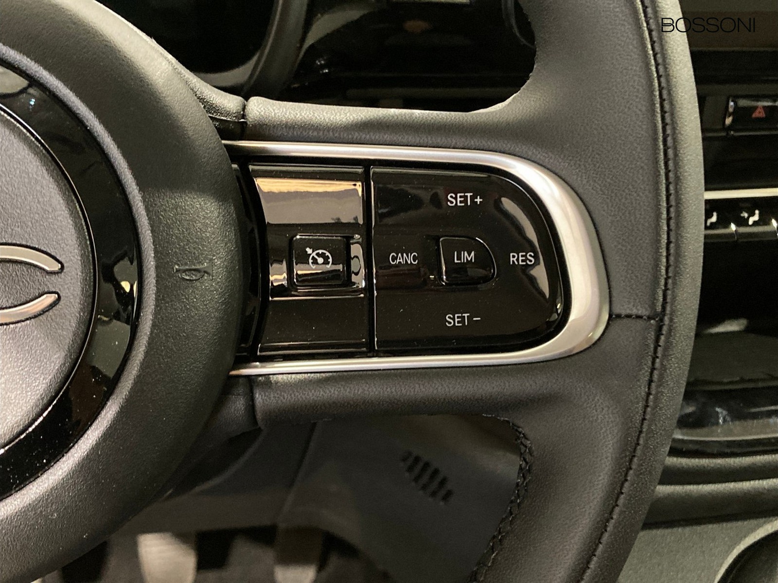 10 - Fiat 500 1.0 hybrid icon