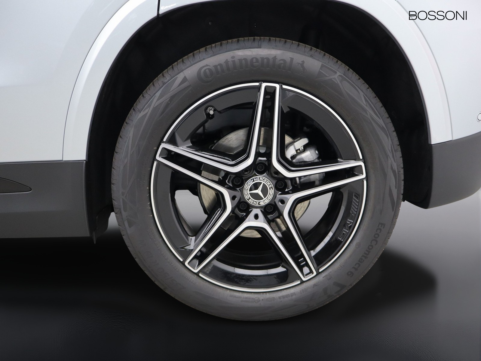 4 - Mercedes GLA 200 d amg line extra 8g-dct