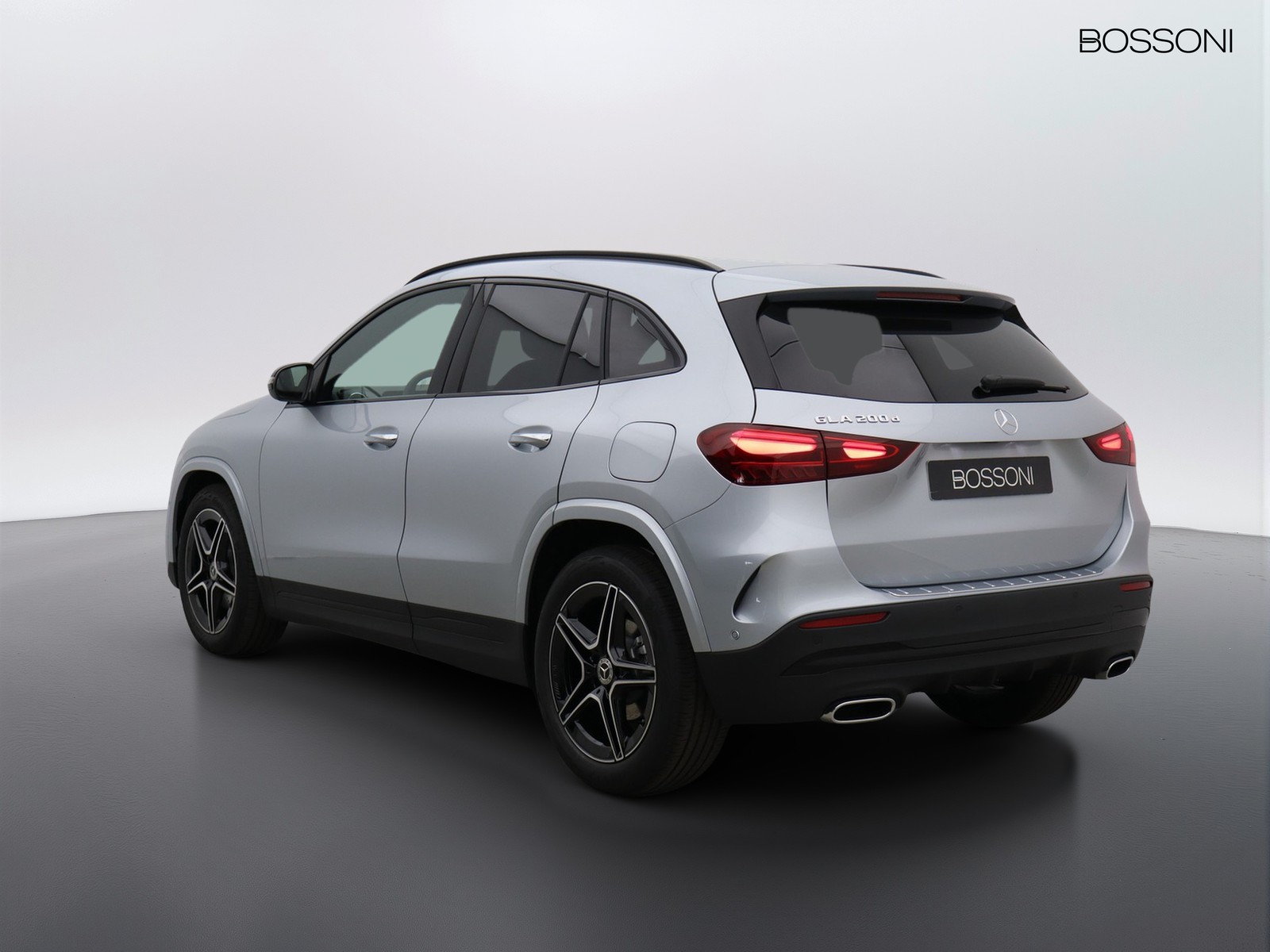5 - Mercedes GLA 200 d amg line extra 8g-dct
