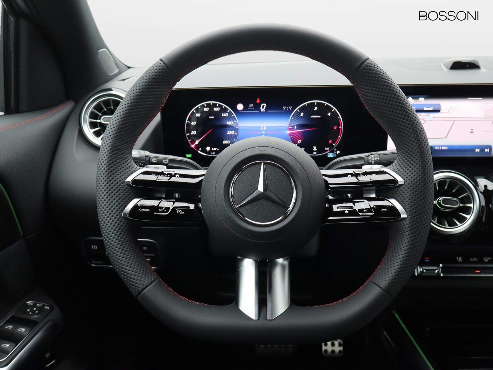 17 - Mercedes GLA 200 d amg line extra 8g-dct