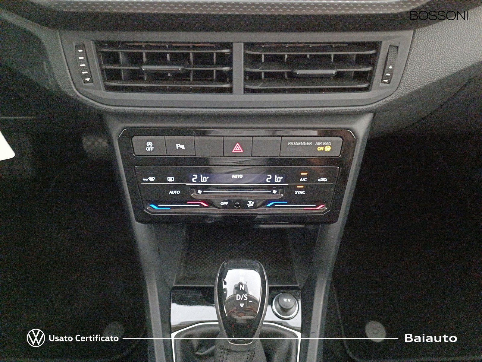 11 - Volkswagen T-Cross 1.0 tsi 110cv style dsg