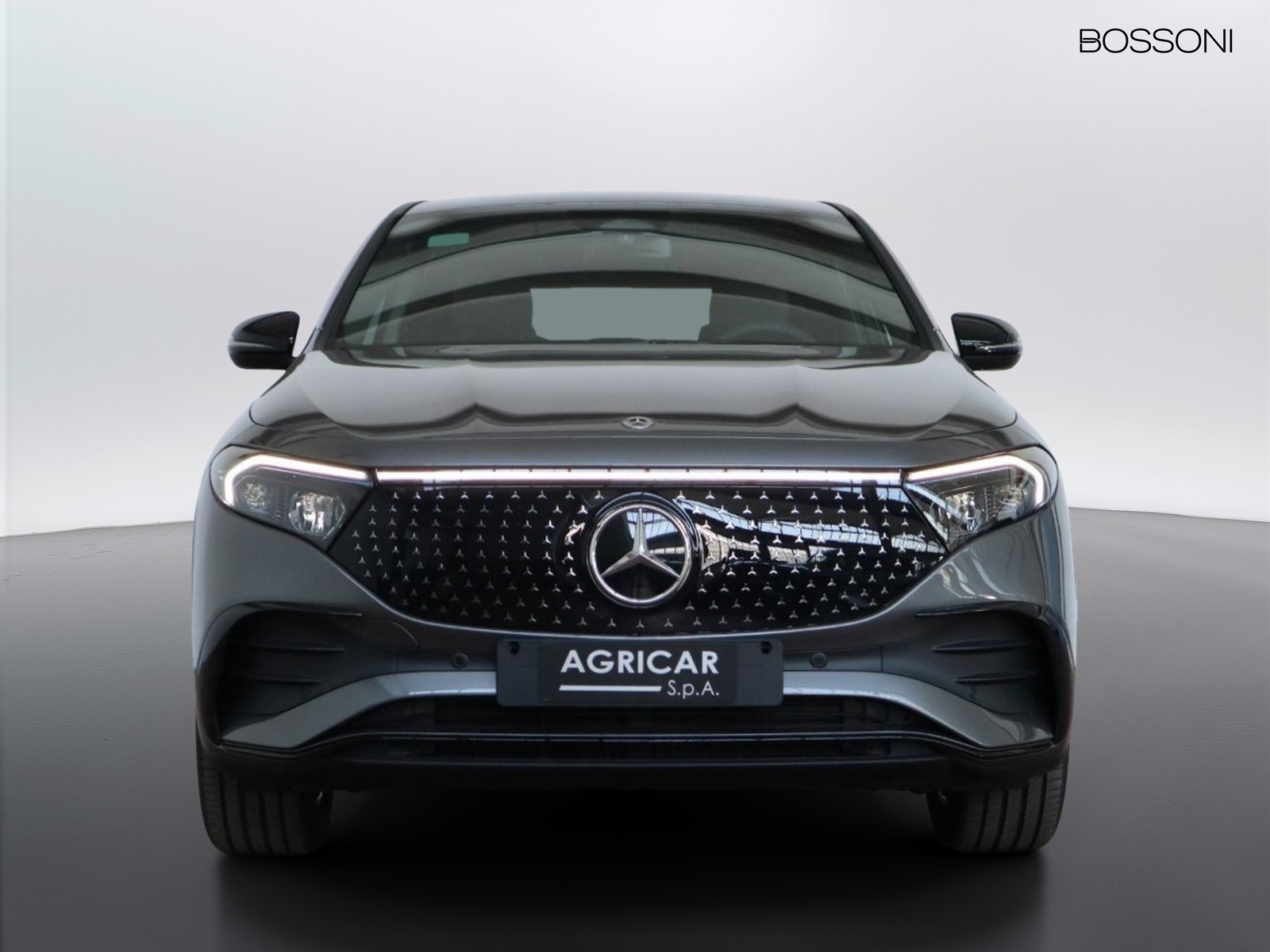 2 - Mercedes EQA 300 amg line advanced plus 4matic