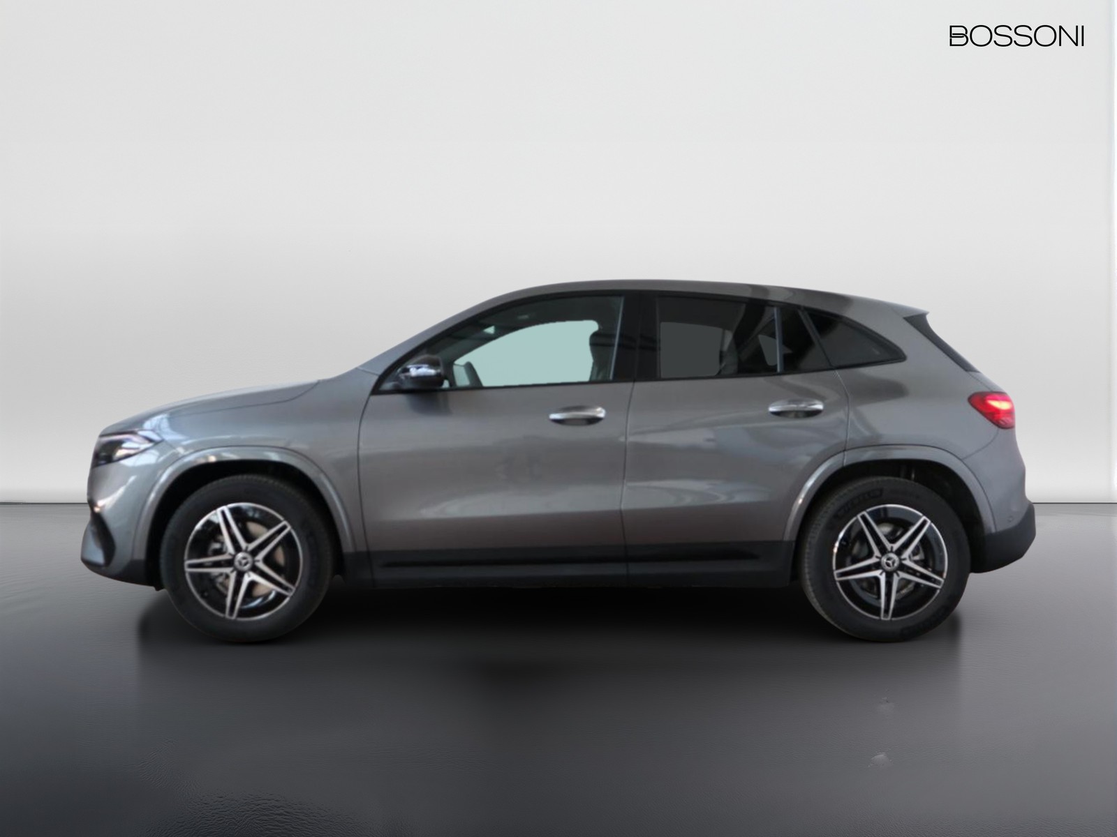 3 - Mercedes EQA 300 amg line advanced plus 4matic