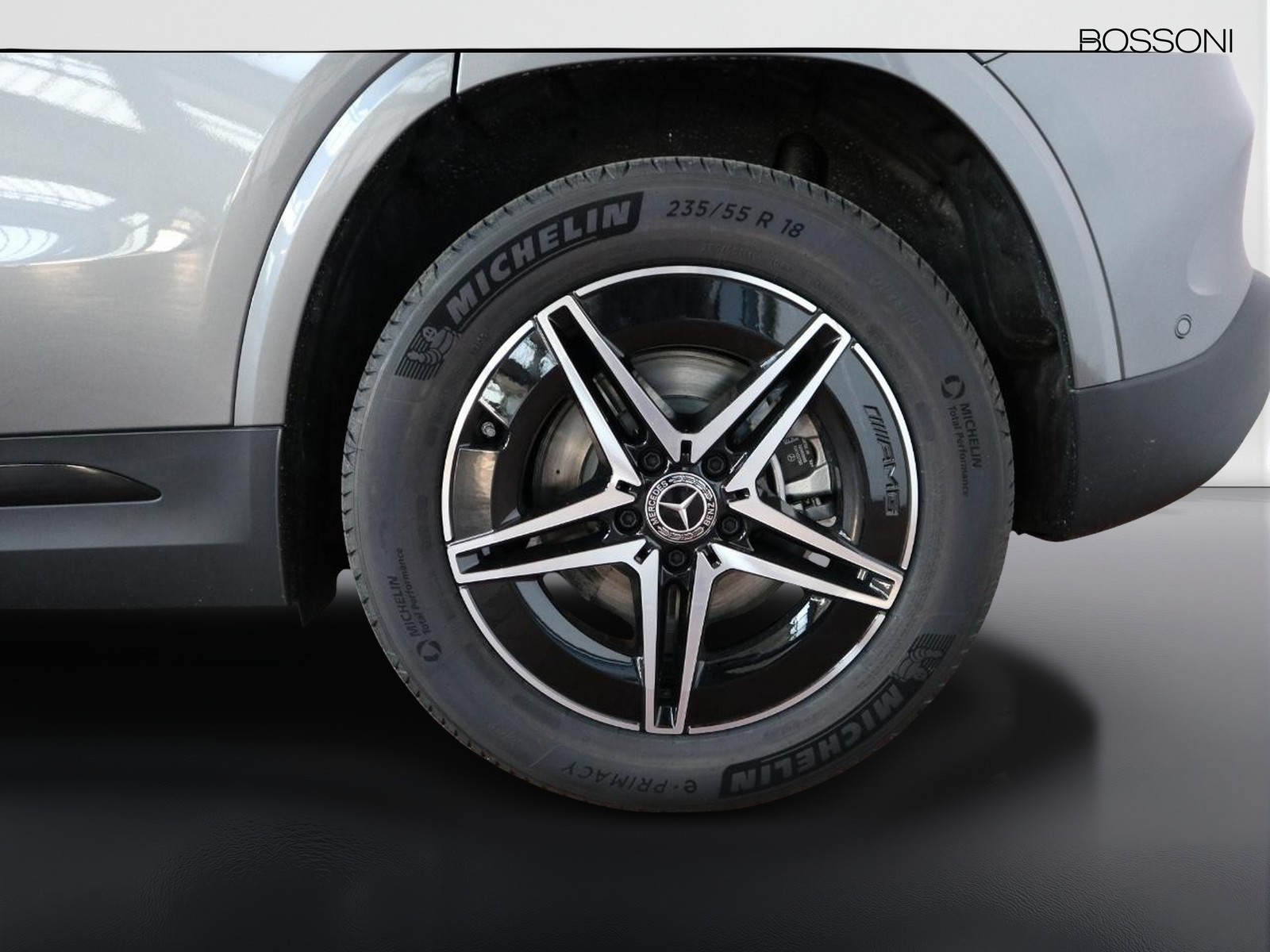 4 - Mercedes EQA 300 amg line advanced plus 4matic