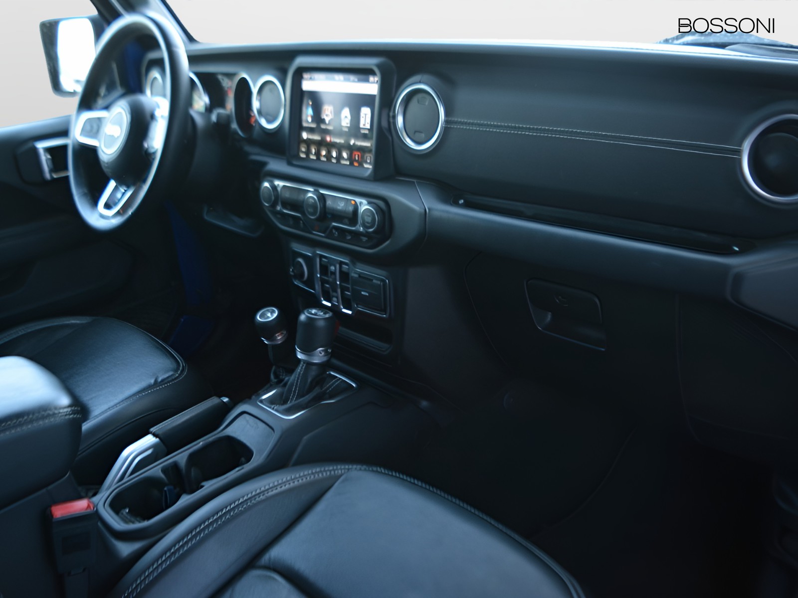 8 - Jeep Wrangler unlimited 2.0 turbo sahara 4wd auto