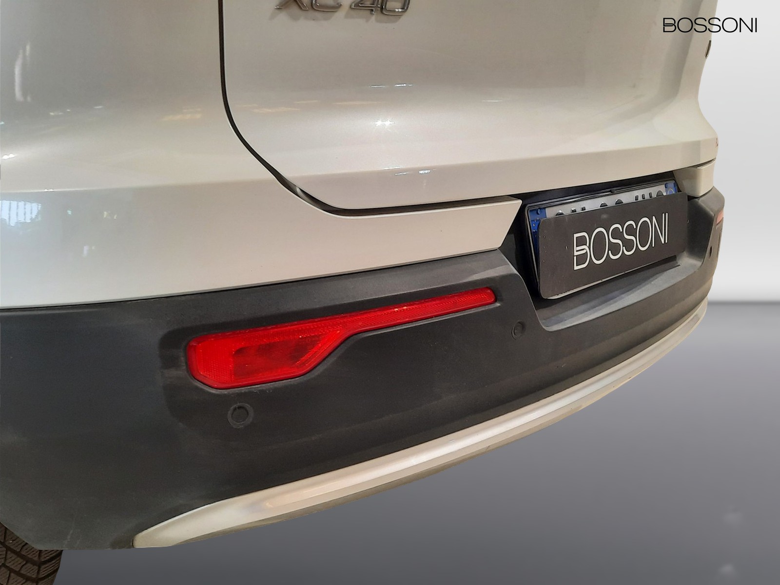 24 - Volvo XC40 1.5 t5 recharge plug-in-hybrid ultimate bright automatico
