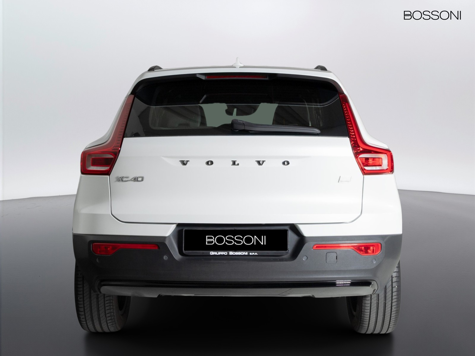9 - Volvo XC40 1.5 t4 recharge plug-in-hybrid plus dark automatico
