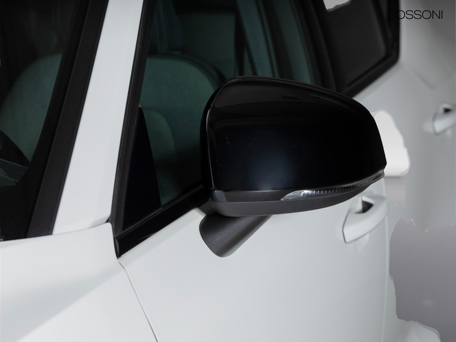 15 - Volvo XC40 1.5 t4 recharge plug-in-hybrid plus dark automatico
