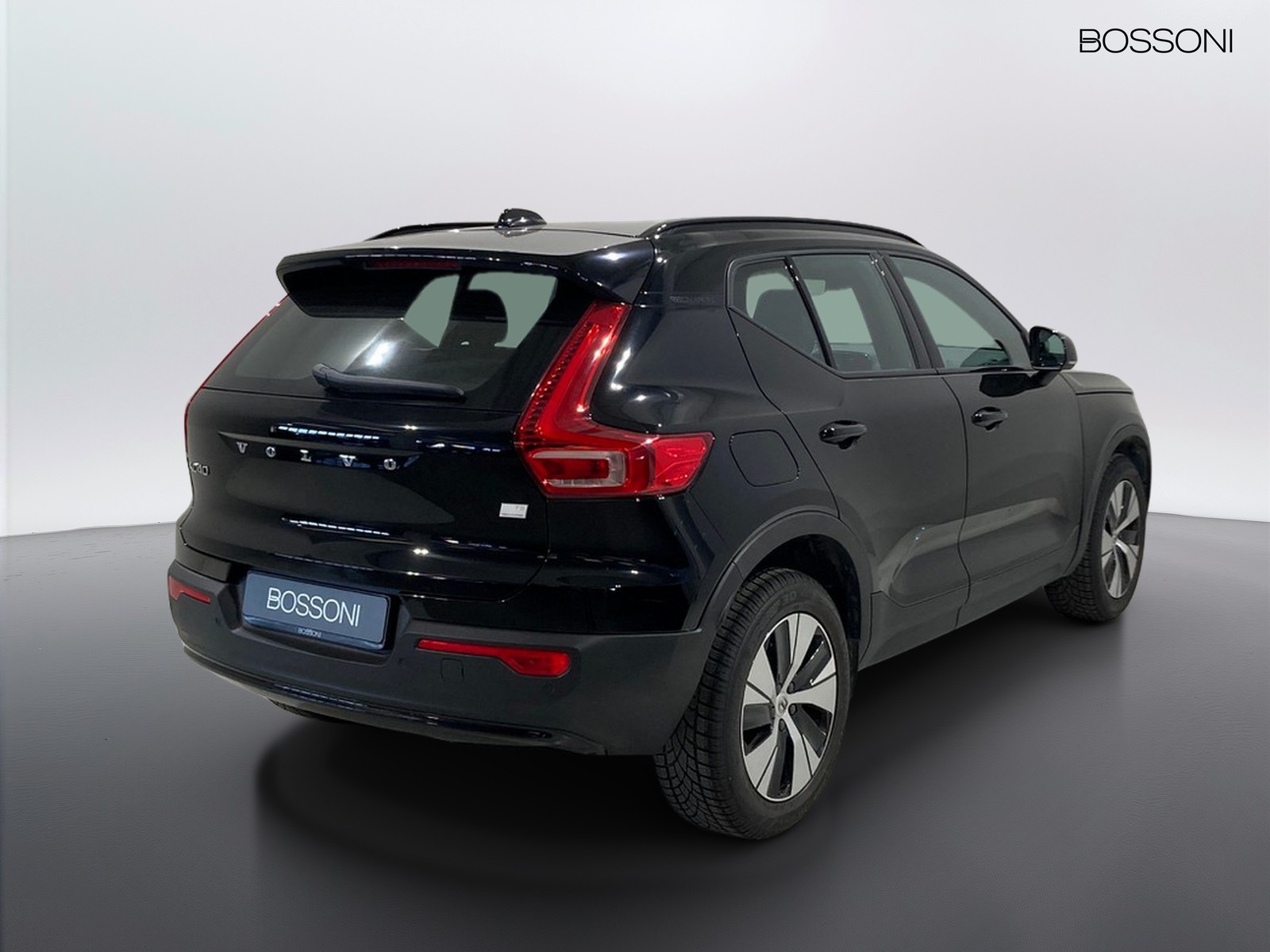 2 - Volvo XC40 1.5 t5 recharge plug-in-hybrid plus dark automatico