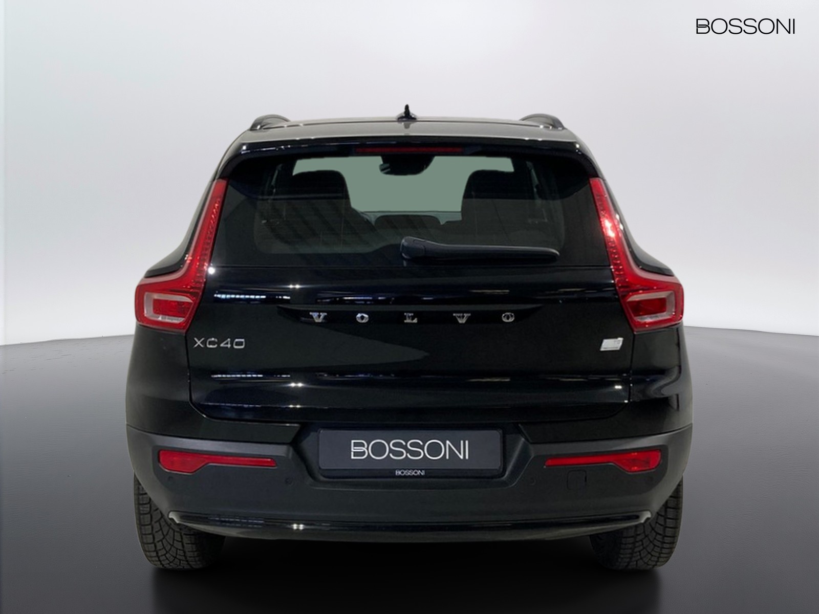 8 - Volvo XC40 1.5 t5 recharge plug-in-hybrid plus dark automatico