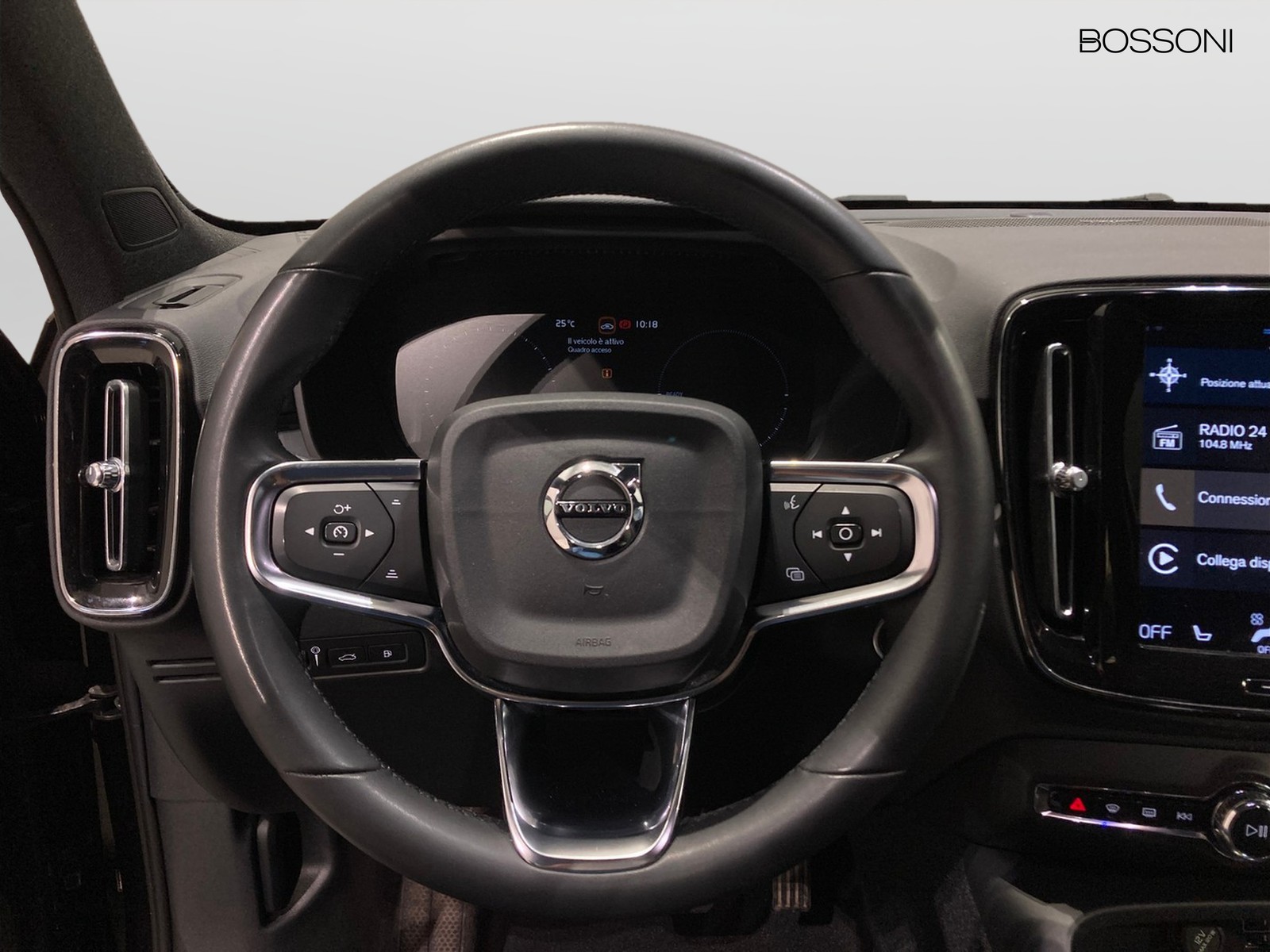 11 - Volvo XC40 1.5 t5 recharge plug-in-hybrid plus dark automatico