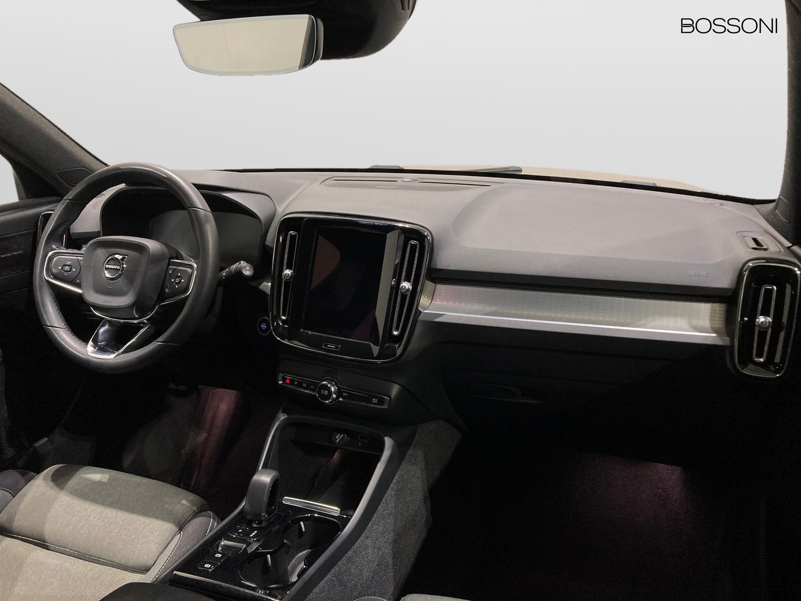 14 - Volvo XC40 1.5 t5 recharge plug-in-hybrid plus dark automatico