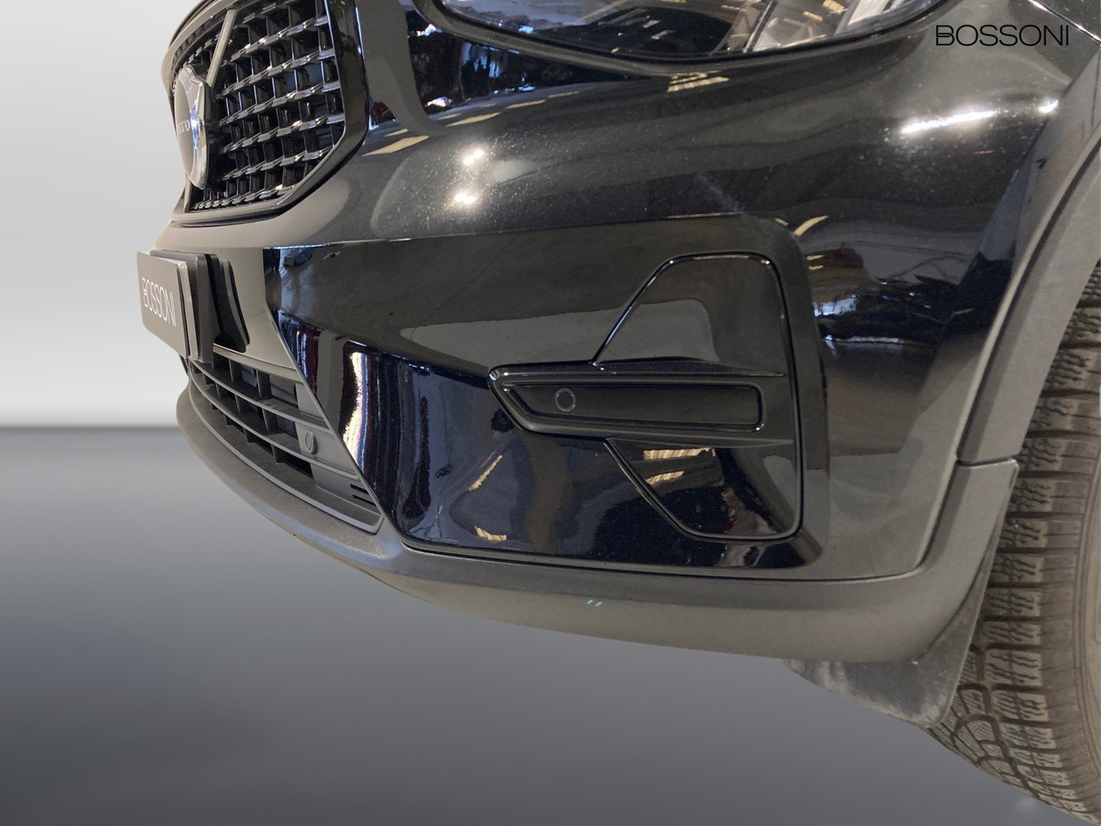 23 - Volvo XC40 1.5 t5 recharge plug-in-hybrid plus dark automatico