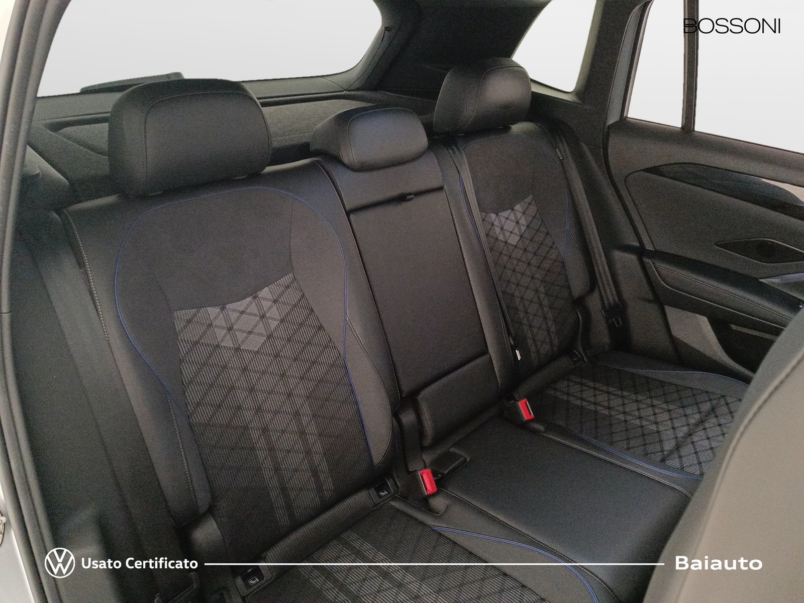 22 - Volkswagen Tiguan 2.0 tdi scr 150cv r-line dsg
