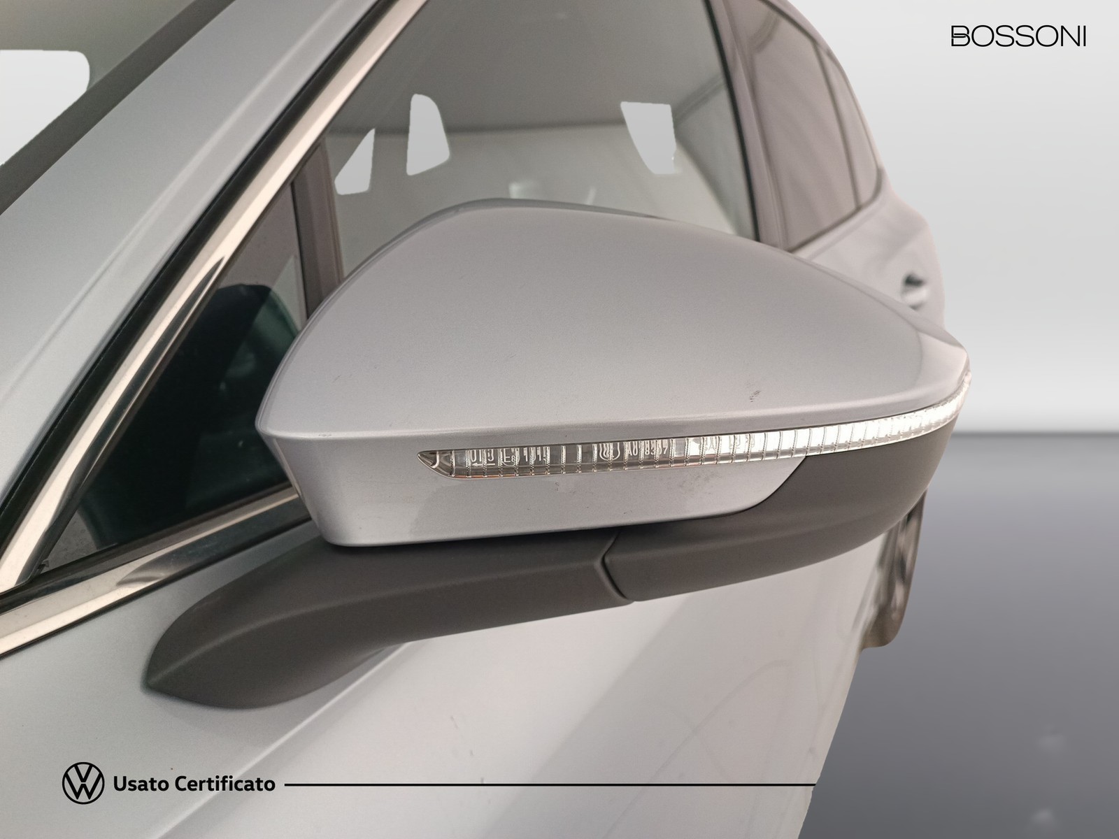26 - Volkswagen Tiguan 2.0 tdi scr 150cv r-line dsg