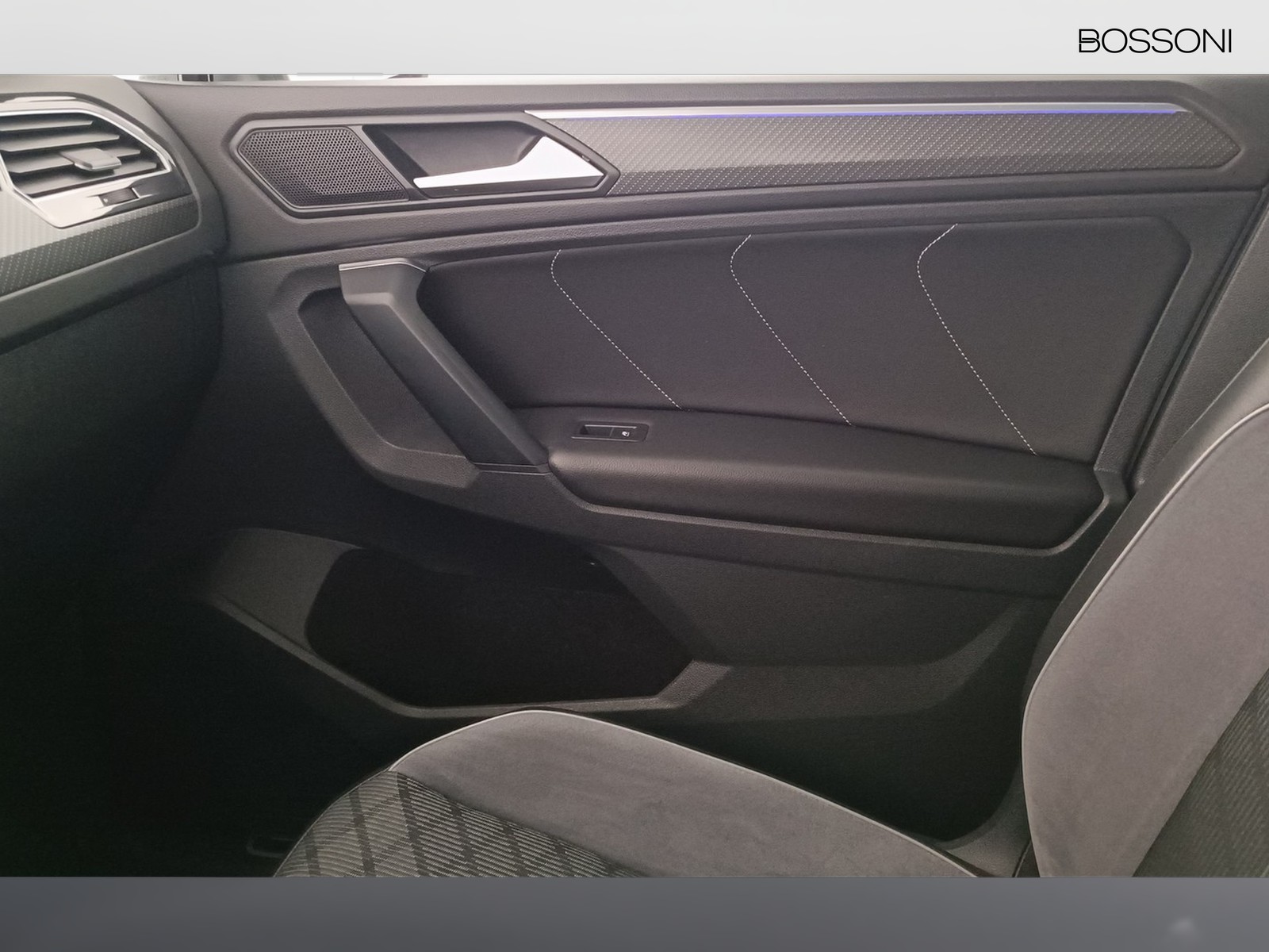 9 - Volkswagen Tiguan 2.0 tdi scr 150cv r-line dsg