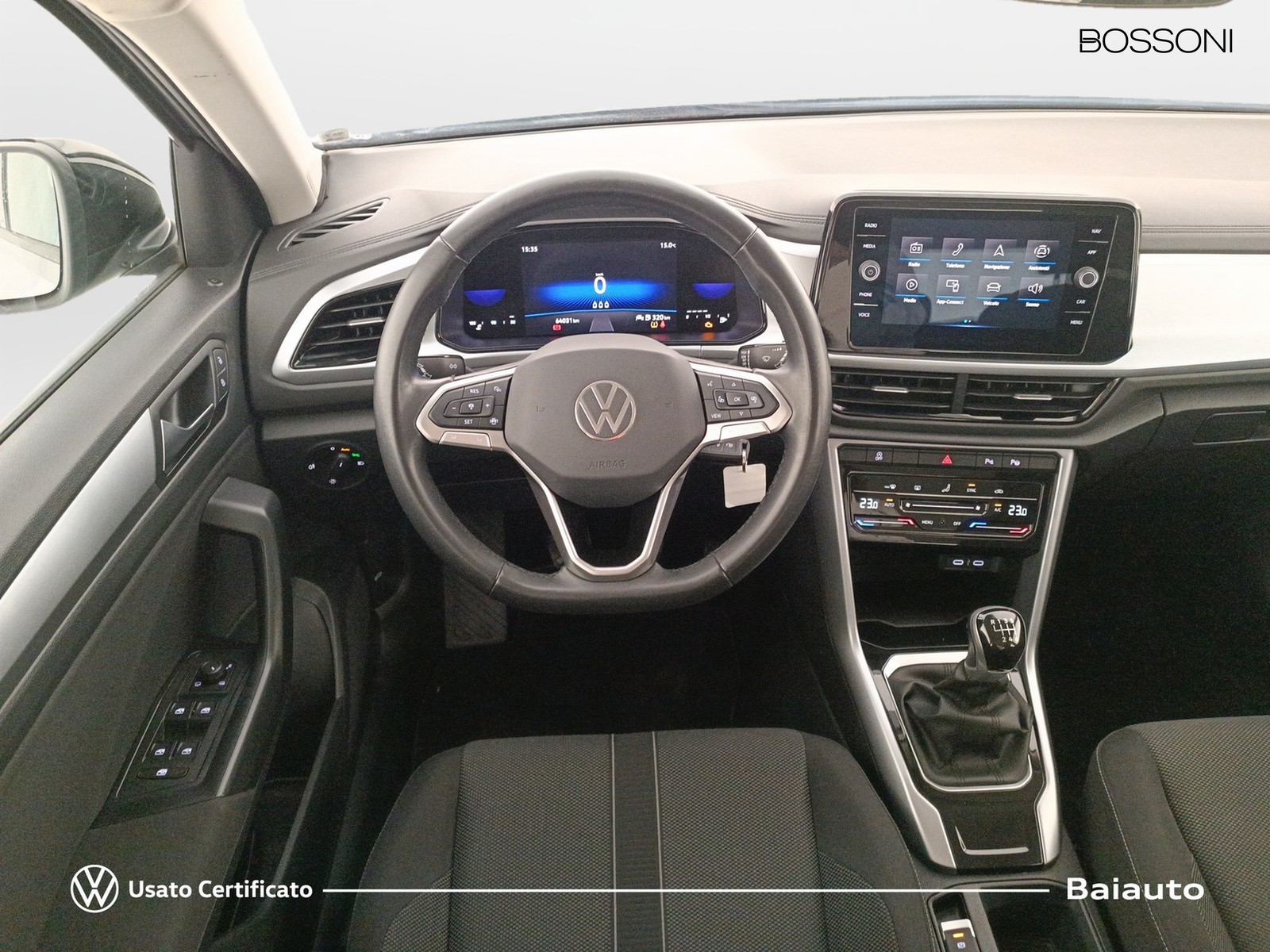 8 - Volkswagen T-Roc 1.0 tsi 110cv life