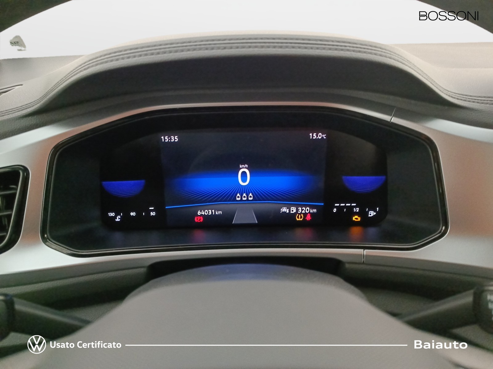 9 - Volkswagen T-Roc 1.0 tsi 110cv life