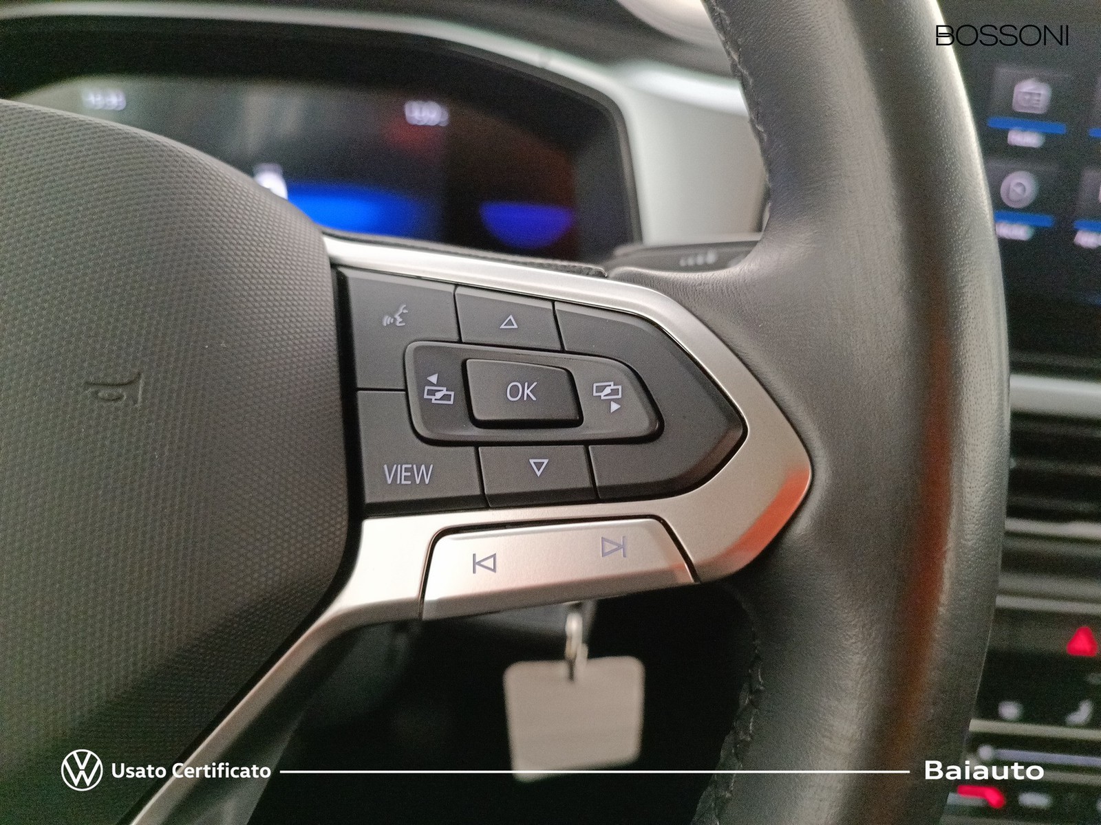 15 - Volkswagen T-Roc 1.0 tsi 110cv life