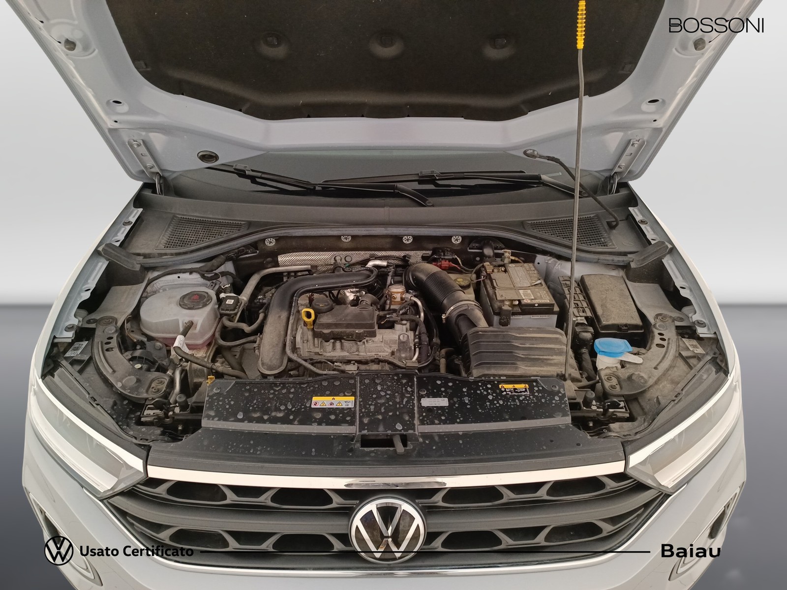 27 - Volkswagen T-Roc 1.0 tsi 110cv life