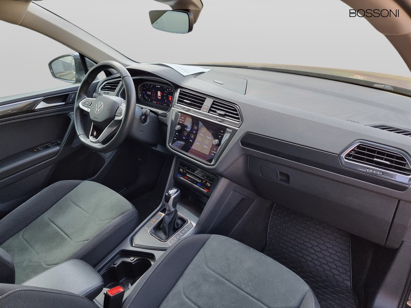 11 - Volkswagen Tiguan 1.5 tsi act 150cv elegance dsg